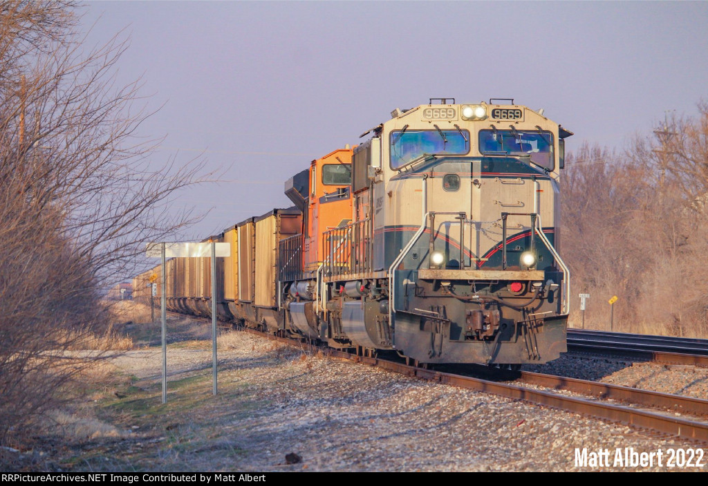 BNSF 9669